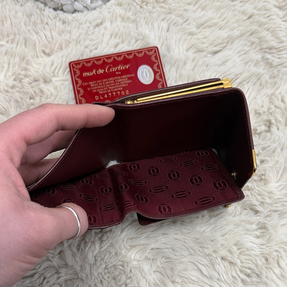 ✨Vintage Must de Cartier Bordeaux Leather Wallet✨ - Picture 9 of 15